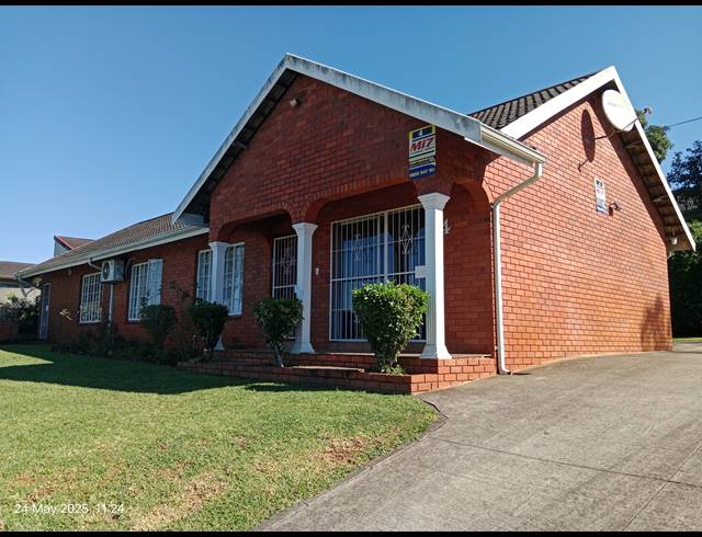 2 BEDROOM FREESTANDING FOR SALE IN BELFORT ESTATE